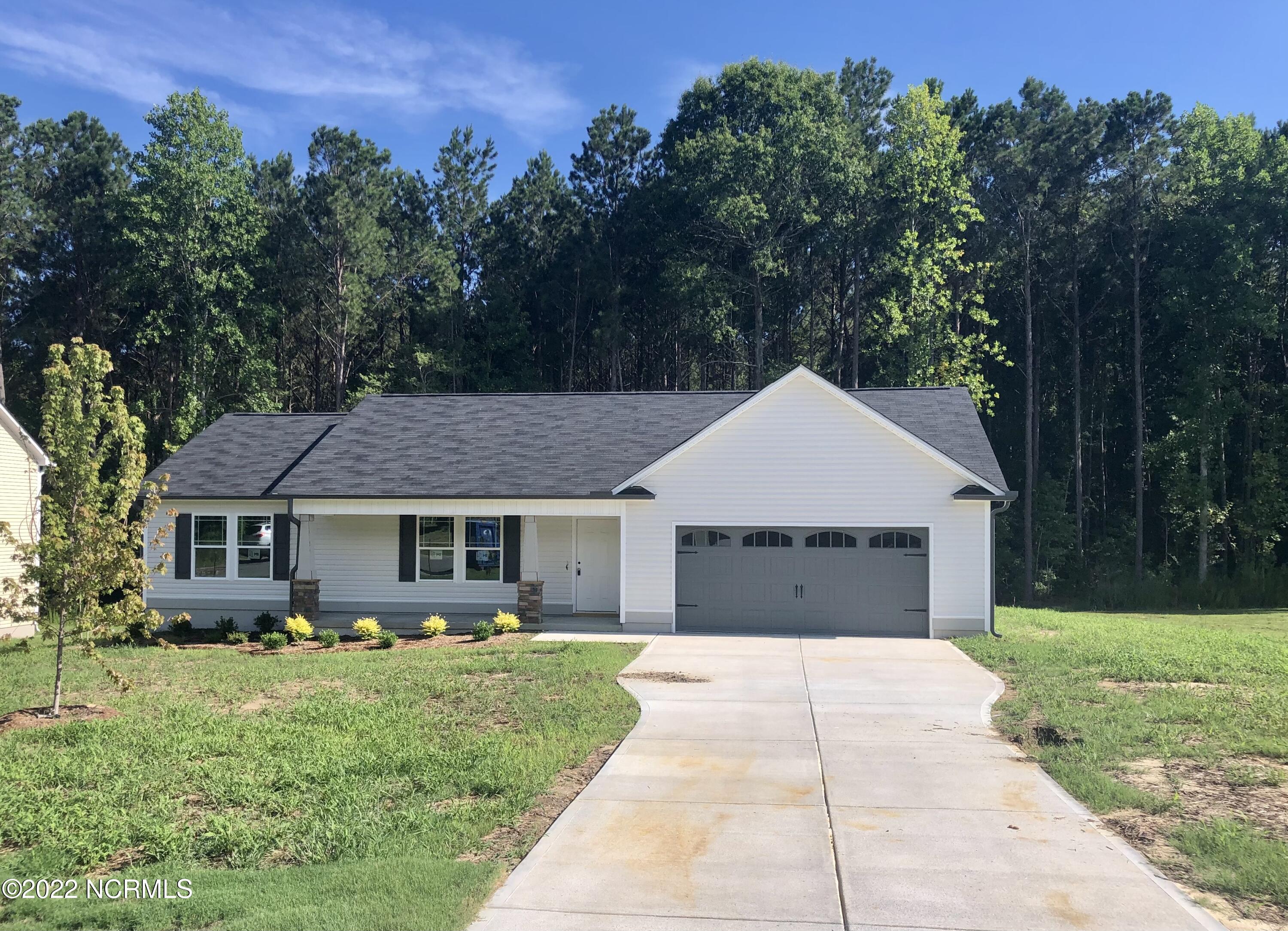 72 Dale Ridge Drive Princeton, NC 27569 - Photo 3 of 26 IMG-4132
