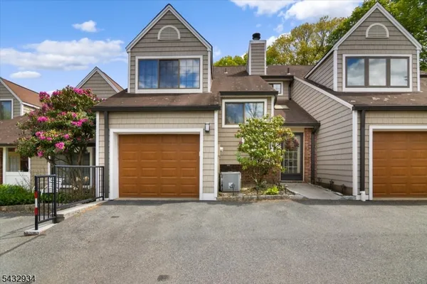 $445,000 | 403 Betty Lane, Mine Hill, NJ 07803