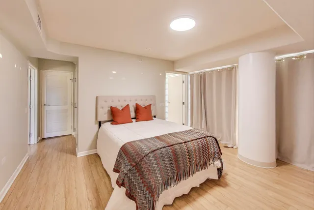 $448,000 | 1720 Maple Avenue, Unit 2580, Evanston, IL 60201