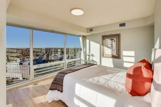 $448,000 | 1720 Maple Avenue, Unit 2580, Evanston, IL 60201