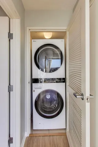 $448,000 | 1720 Maple Avenue, Unit 2580, Evanston, IL 60201