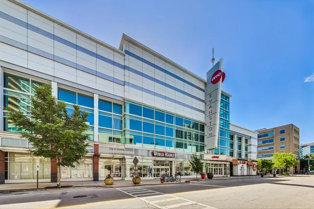 $448,000 | 1720 Maple Avenue, Unit 2580, Evanston, IL 60201