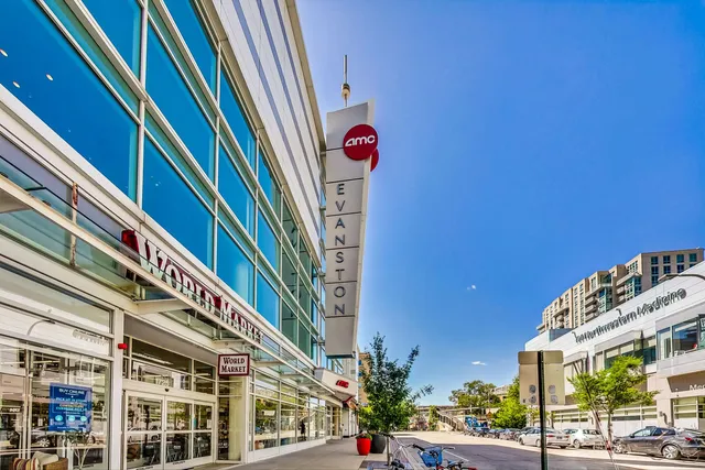 $448,000 | 1720 Maple Avenue, Unit 2580, Evanston, IL 60201