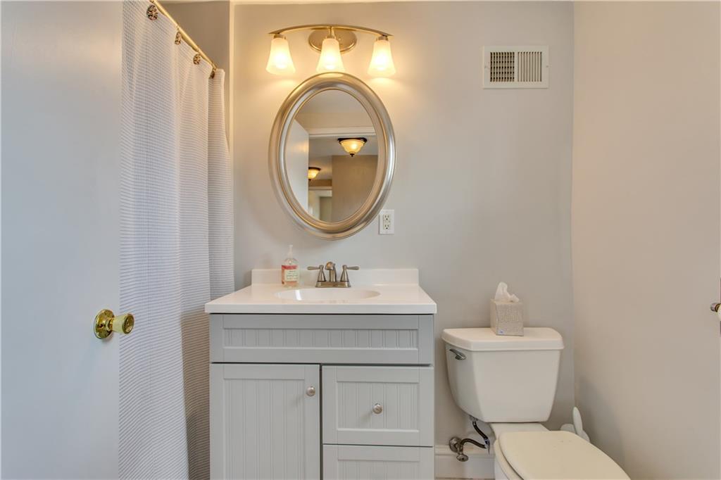 4273 Glen Lytle Road Pittsburgh, PA 15217 - Photo 18 of 25 Gallery Image 18