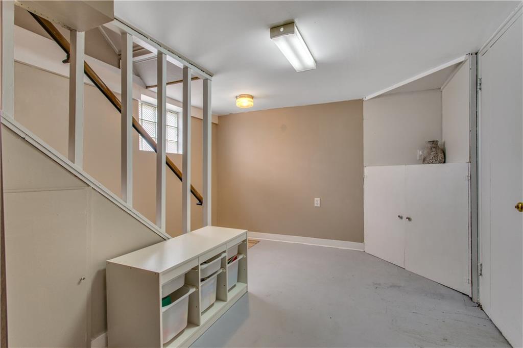 4273 Glen Lytle Road Pittsburgh, PA 15217 - Photo 19 of 25 Gallery Image 19