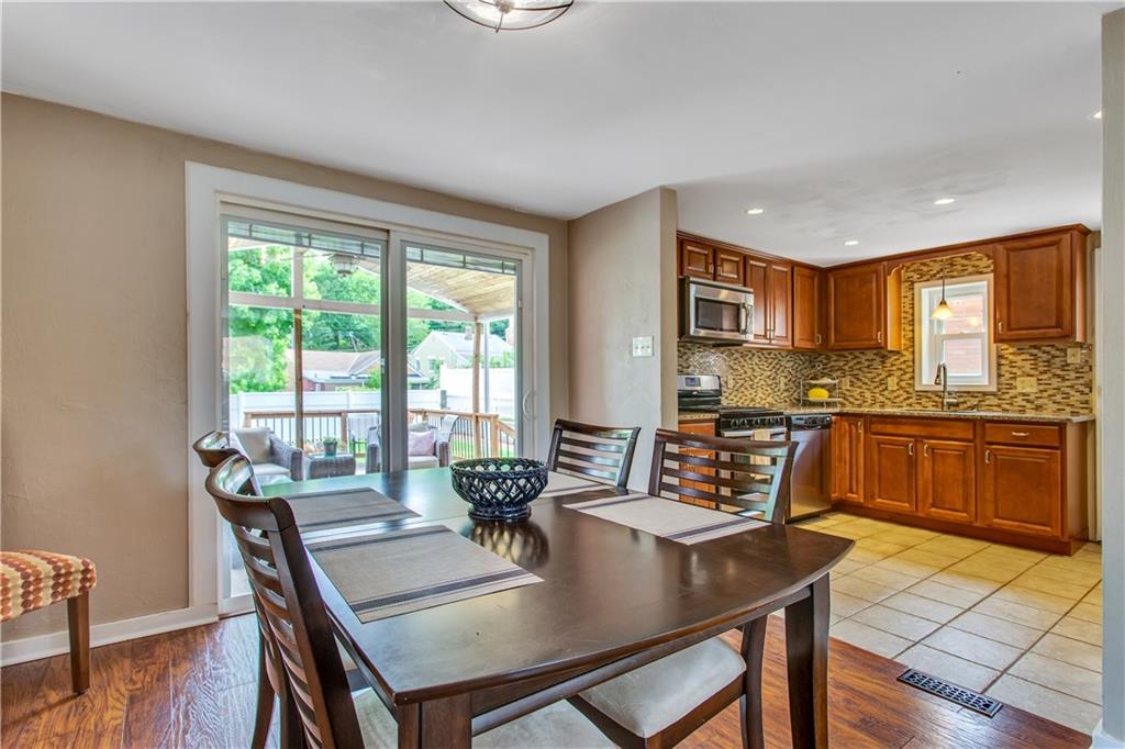 4273 Glen Lytle Road Pittsburgh, PA 15217 - Photo 6 of 25 Gallery Image 6