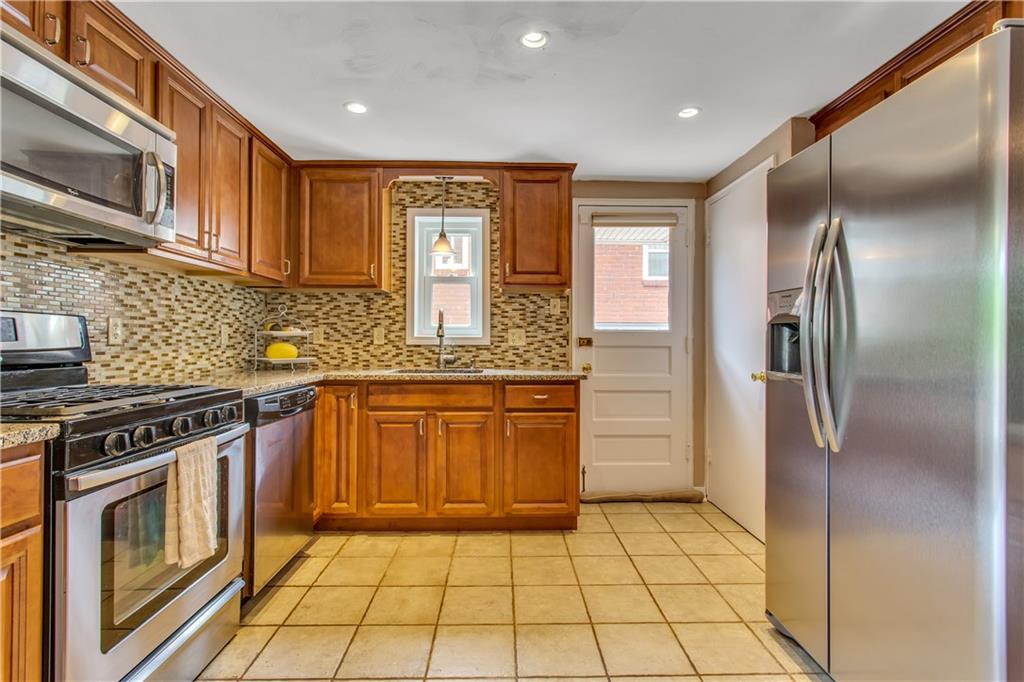 4273 Glen Lytle Road Pittsburgh, PA 15217 - Photo 8 of 25 Gallery Image 8