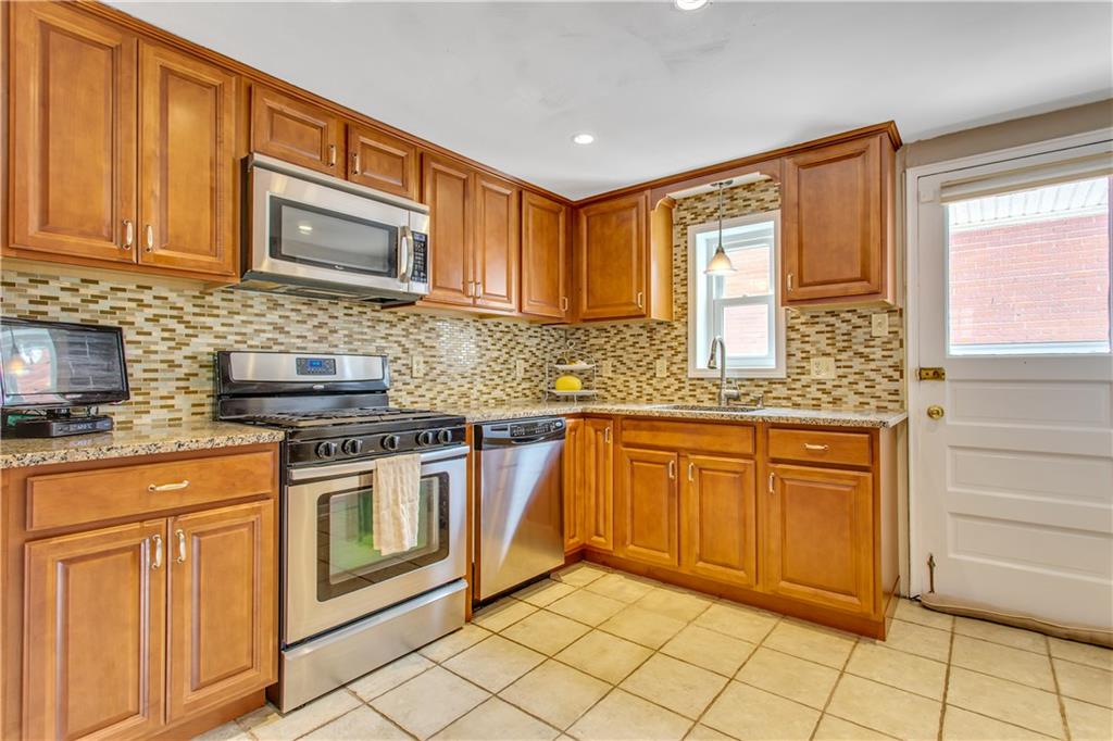 4273 Glen Lytle Road Pittsburgh, PA 15217 - Photo 9 of 25 Gallery Image 9