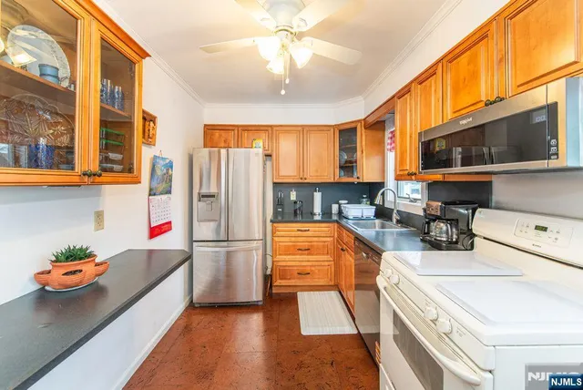 $479,000 | 1452 Lincoln Avenue, Pompton Lakes, NJ 07442