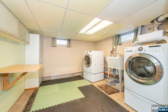 $479,000 | 1452 Lincoln Avenue, Pompton Lakes, NJ 07442