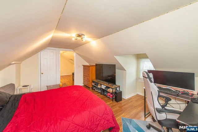 $479,000 | 1452 Lincoln Avenue, Pompton Lakes, NJ 07442