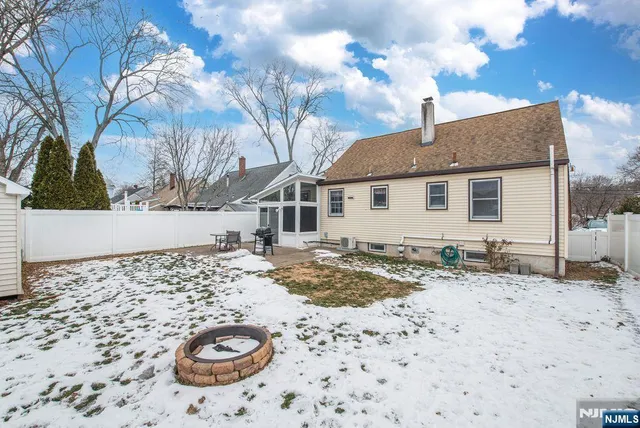 $479,000 | 1452 Lincoln Avenue, Pompton Lakes, NJ 07442