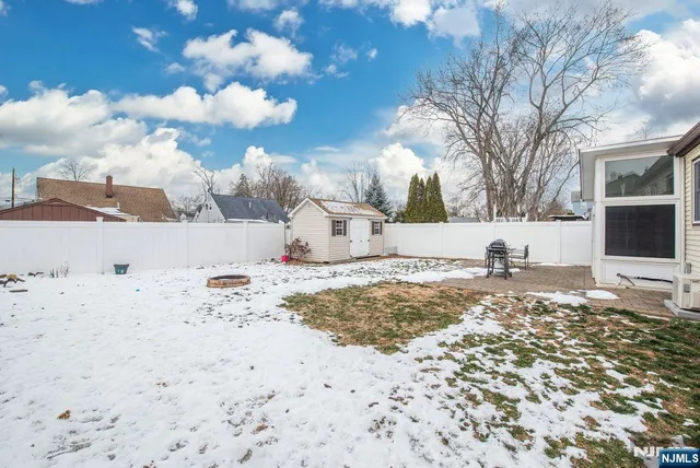 $479,000 | 1452 Lincoln Avenue, Pompton Lakes, NJ 07442