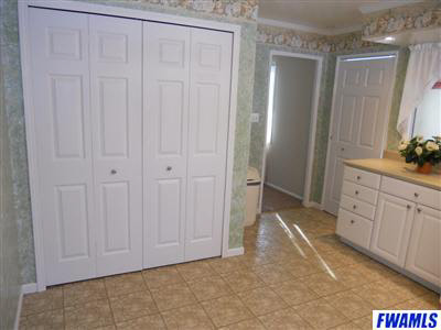 5902 Southcrest Road Fort Wayne, IN 46816 - Photo 6 of 19