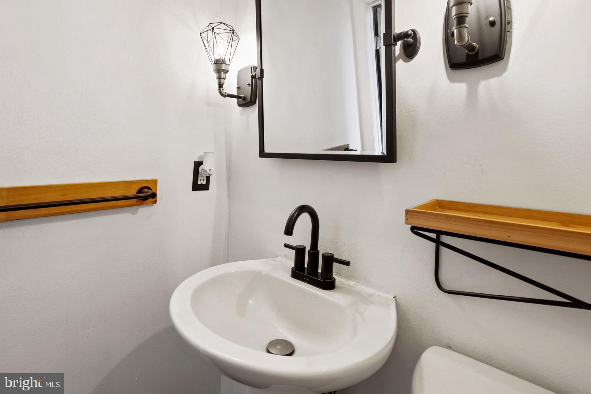 44 Victoria Circle Dover, DE 19901 - Photo 12 of 32 Powder Room