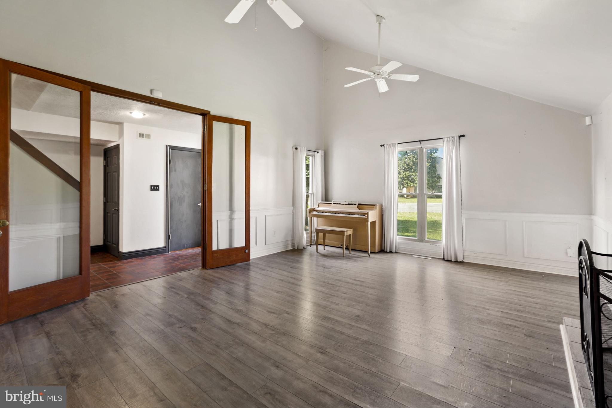 44 Victoria Circle Dover, DE 19901 - Photo 10 of 32 Living Room