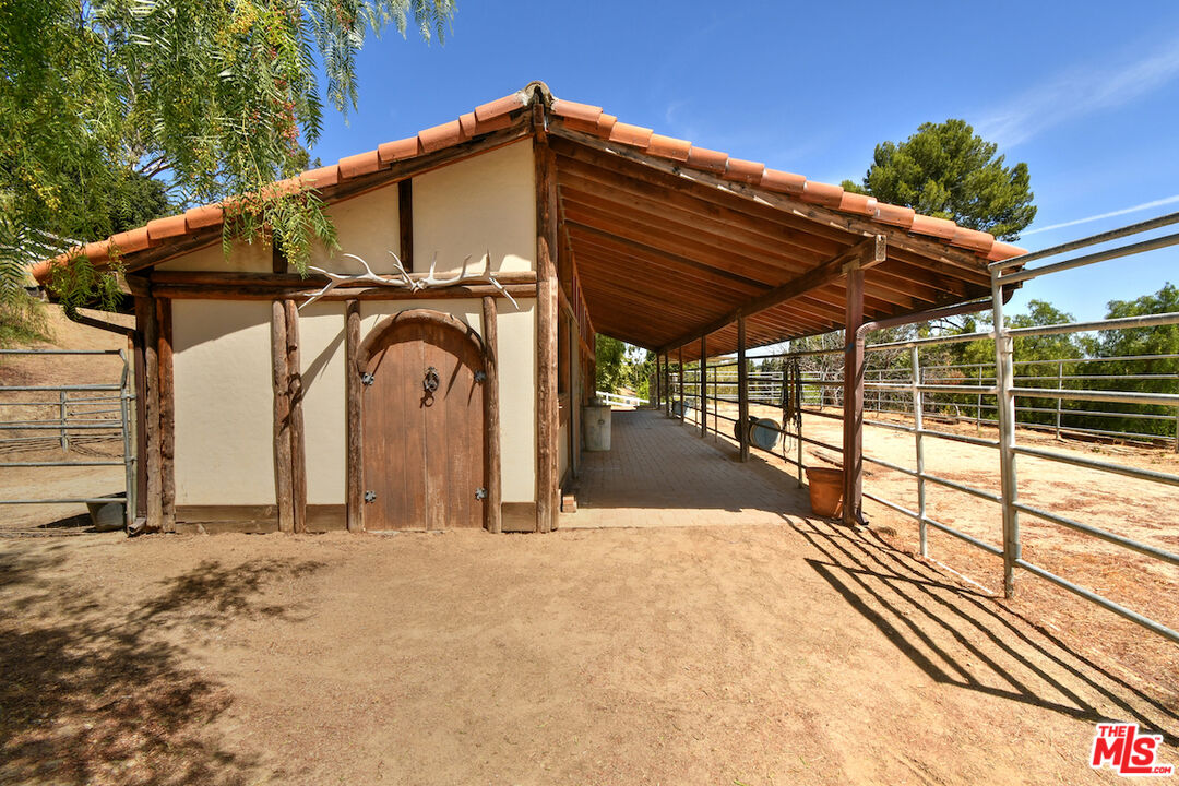 24926 Jim Bridger Road Hidden Hills, CA 91302 - Photo 22 of 26