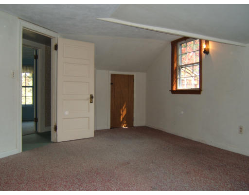 74 Russellville Road Southampton, MA 01073 - Photo 12 of 19 Gallery Image 12