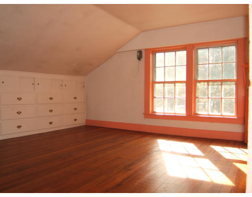 74 Russellville Road Southampton, MA 01073 - Photo 9 of 19 Gallery Image 9