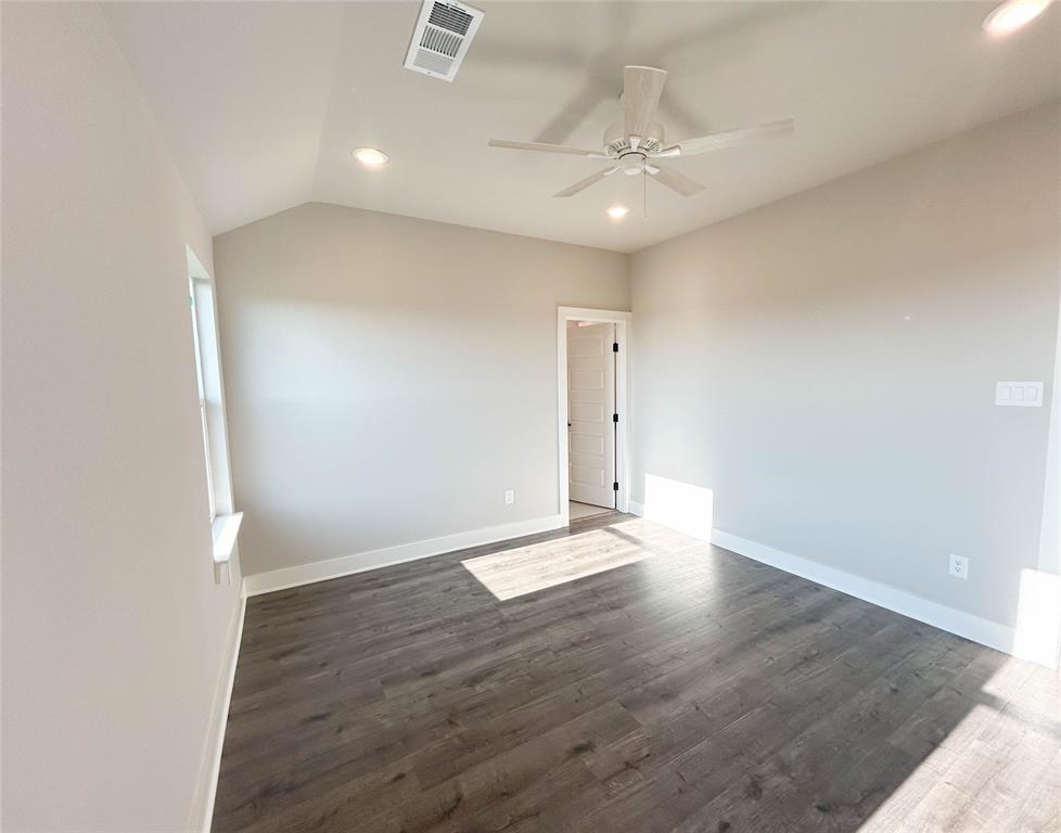 913 Cooksey Court Grandview, TX 76050 - Photo 11 of 17