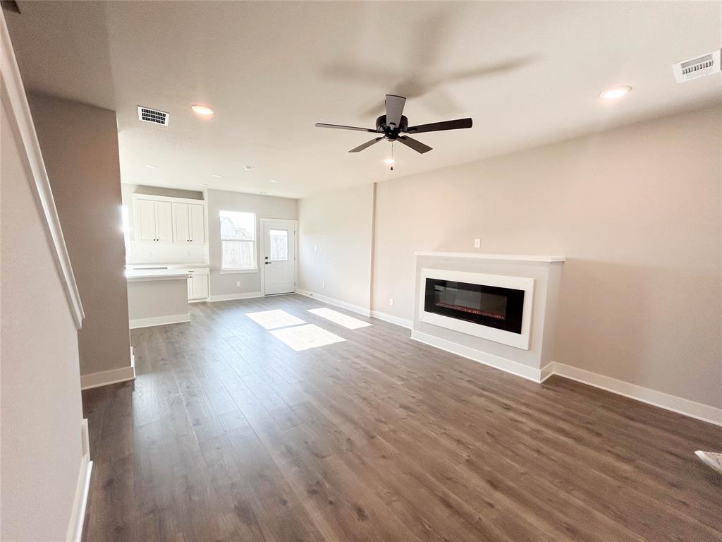 913 Cooksey Court Grandview, TX 76050 - Photo 15 of 17