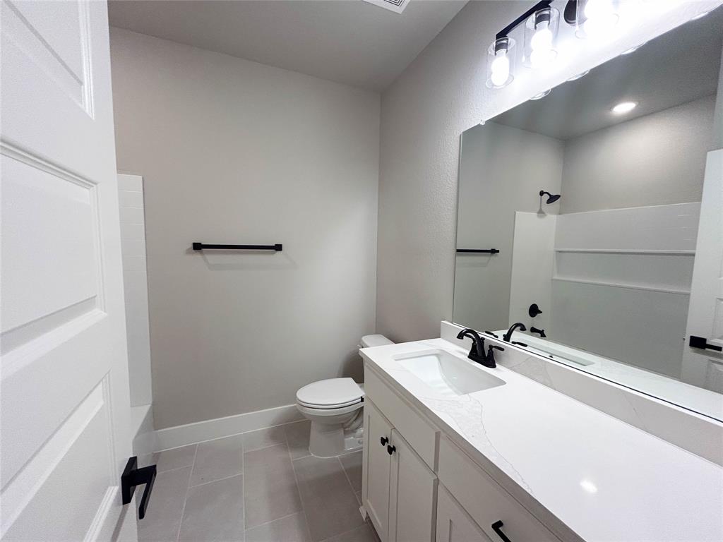 913 Cooksey Court Grandview, TX 76050 - Photo 6 of 17