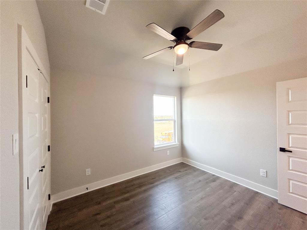 913 Cooksey Court Grandview, TX 76050 - Photo 9 of 17