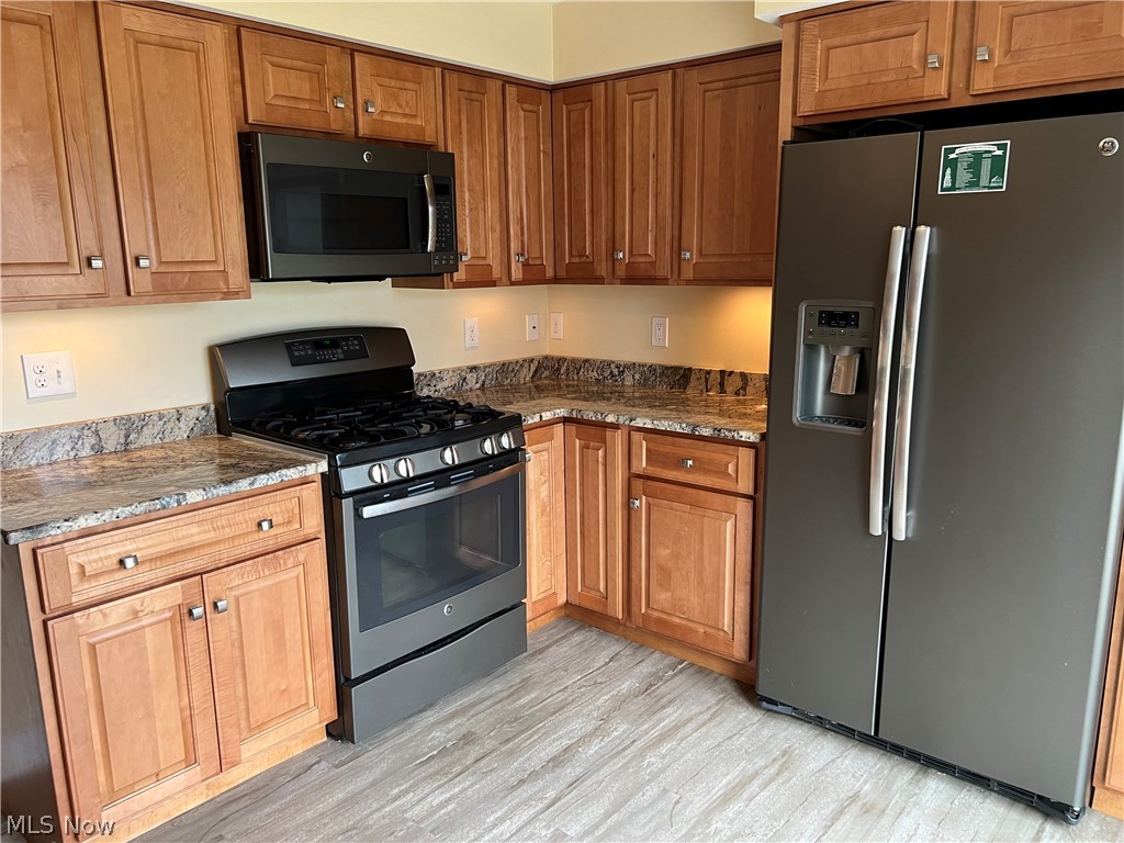 8809 Priem Road Strongsville, OH 44149 - Photo 2 of 25