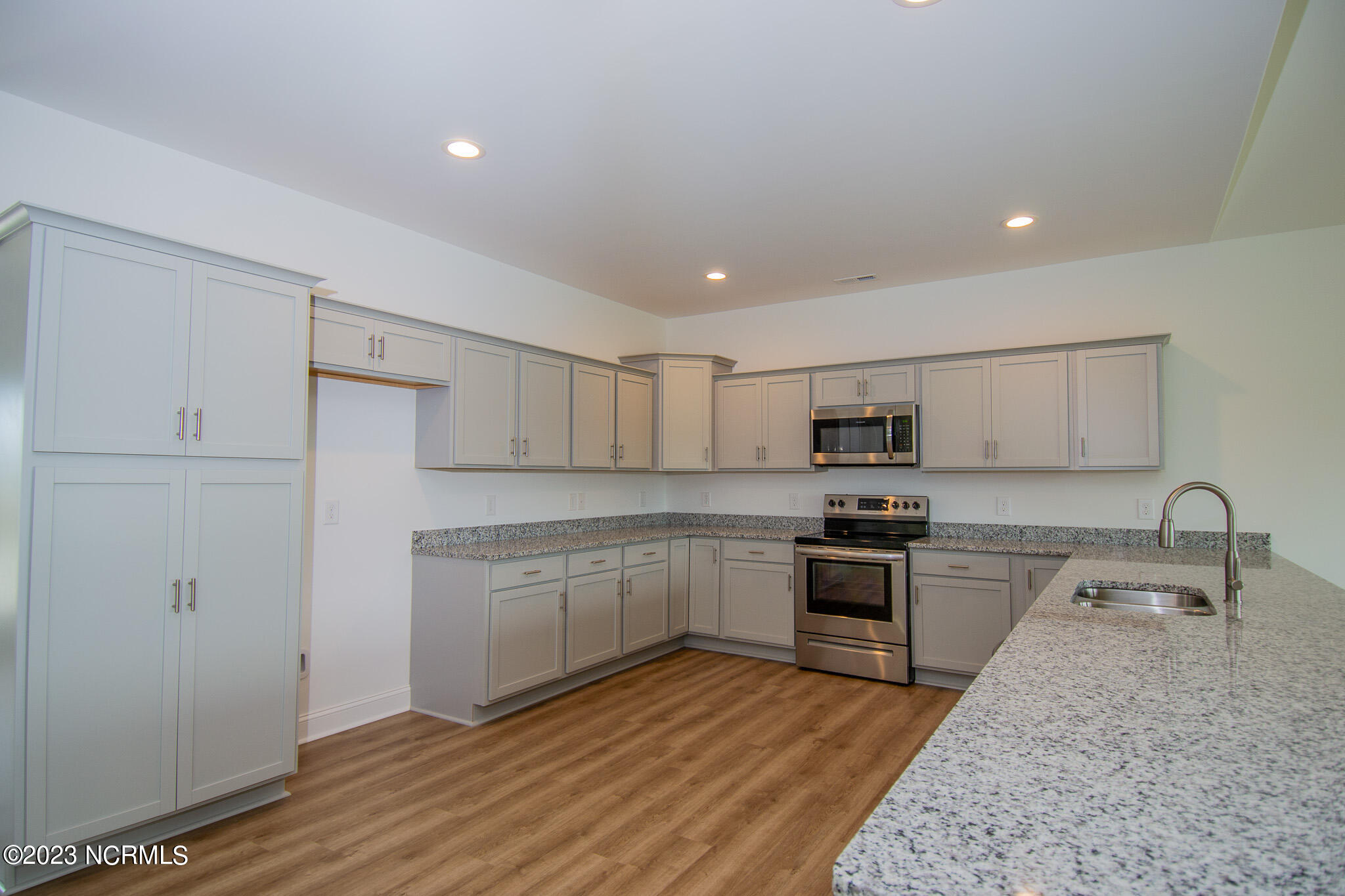 103 Orca Way Cedar Point, NC 28584 - Photo 3 of 32 9