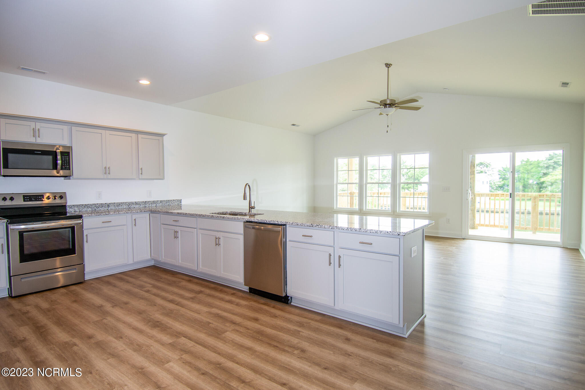 103 Orca Way Cedar Point, NC 28584 - Photo 4 of 32 6