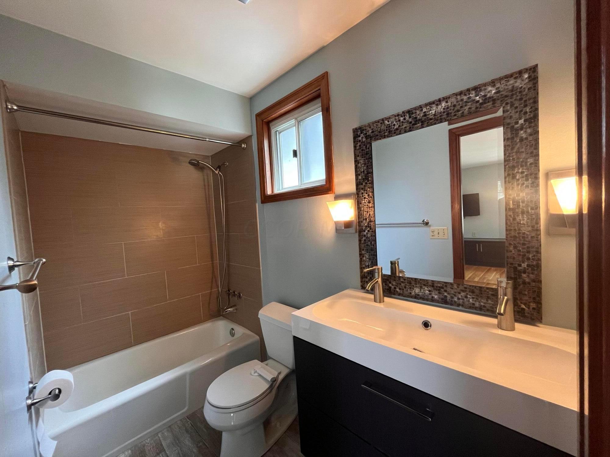415 Arden Road Columbus, OH 43214 - Photo 21 of 38 021_DownFullBath_415Arden