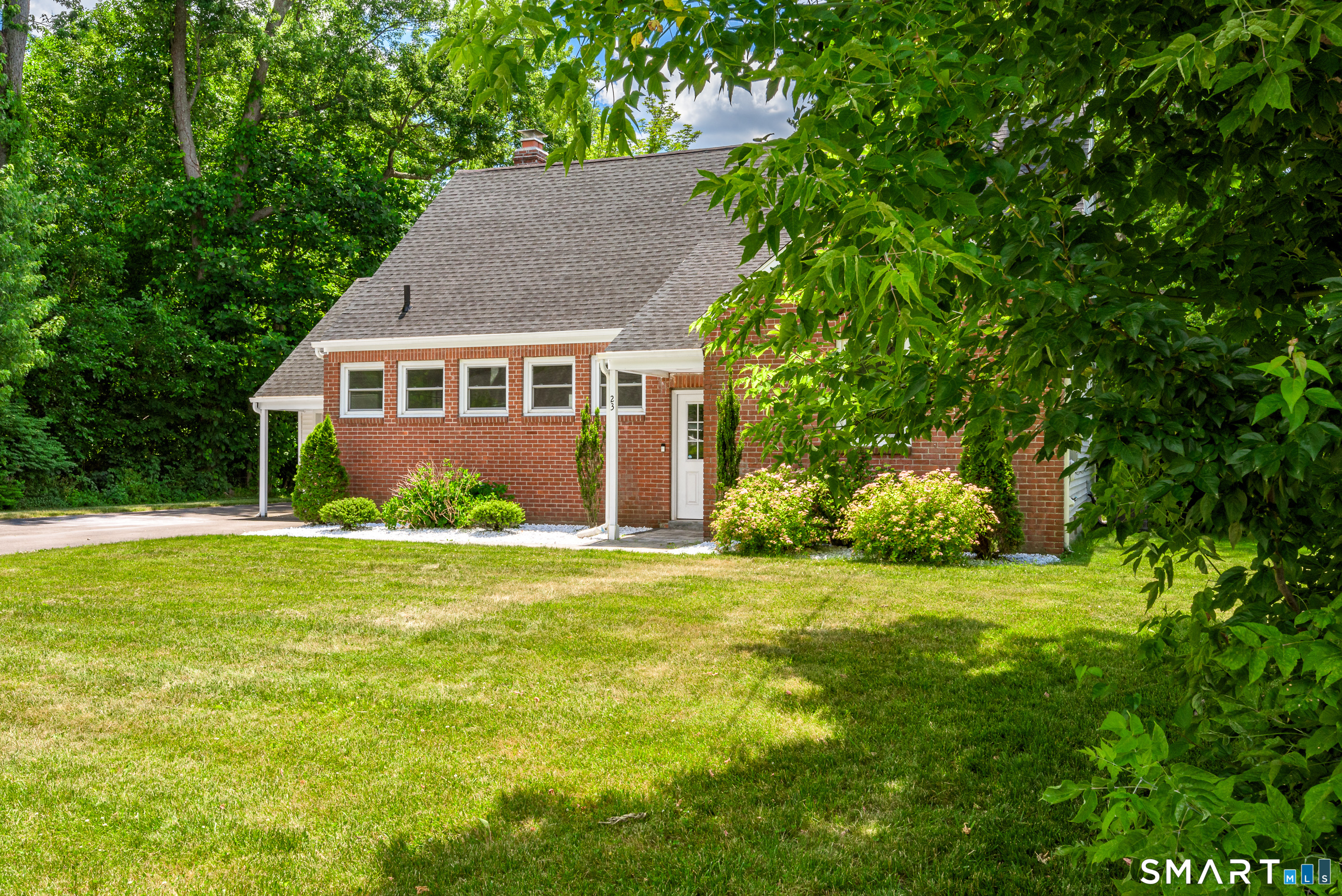 23 Ludlow Road Windsor, CT 06095 - Photo 3 of 37