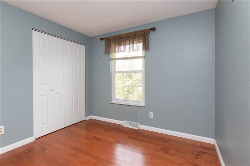 182 Center Avenue Cecil, PA 15321 - Photo 12 of 25 Gallery Image 12