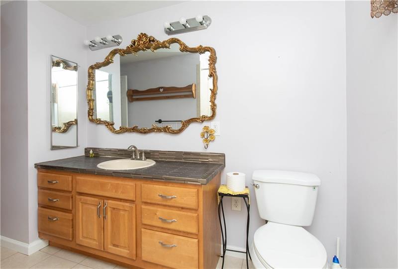 182 Center Avenue Cecil, PA 15321 - Photo 14 of 25 Gallery Image 14
