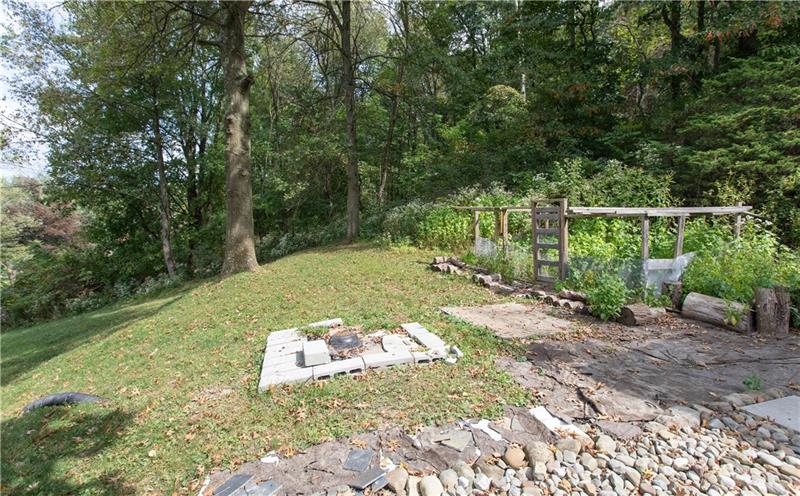182 Center Avenue Cecil, PA 15321 - Photo 24 of 25 Gallery Image 24