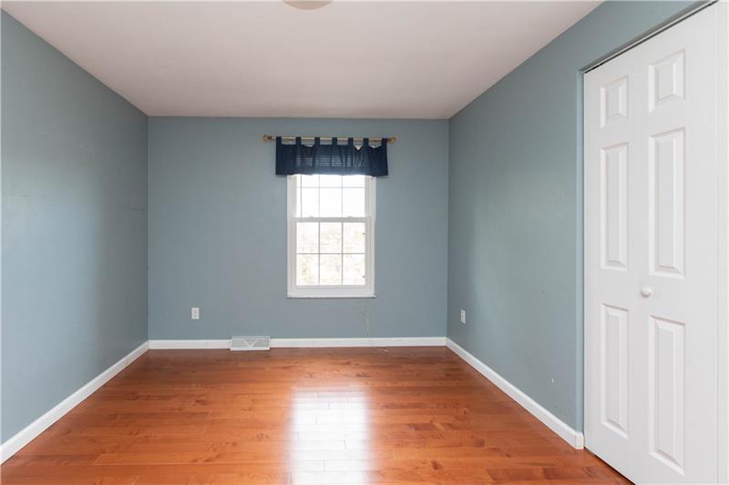 182 Center Avenue Cecil, PA 15321 - Photo 8 of 25 Gallery Image 8