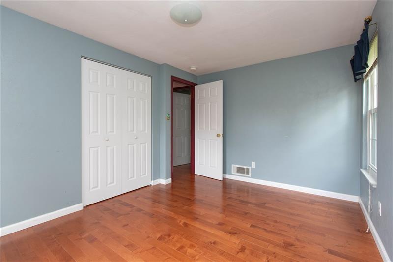 182 Center Avenue Cecil, PA 15321 - Photo 9 of 25 Gallery Image 9