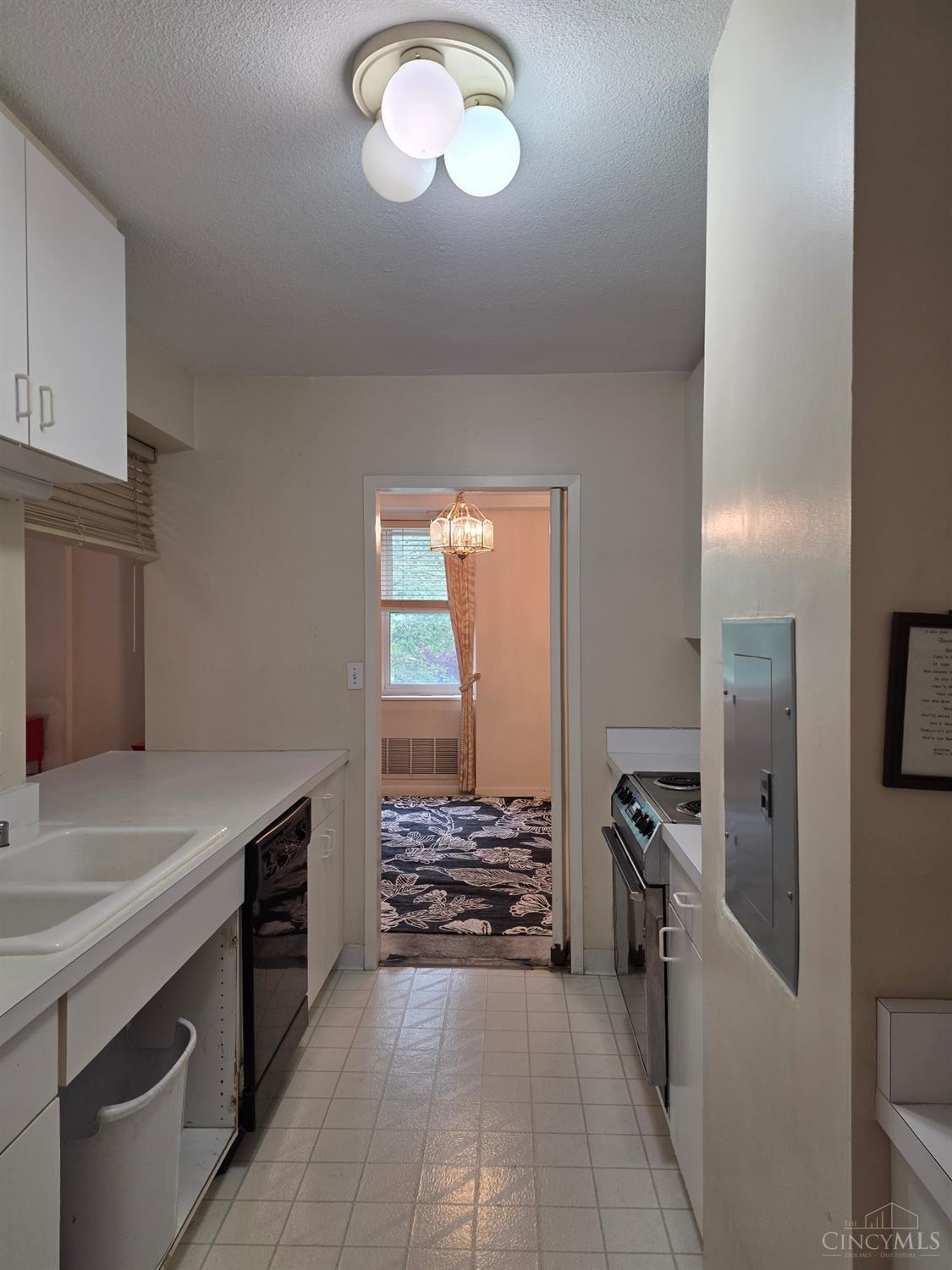 2444 Madison Road, Unit 210B Cincinnati, OH 45208 - Photo 19 of 39
