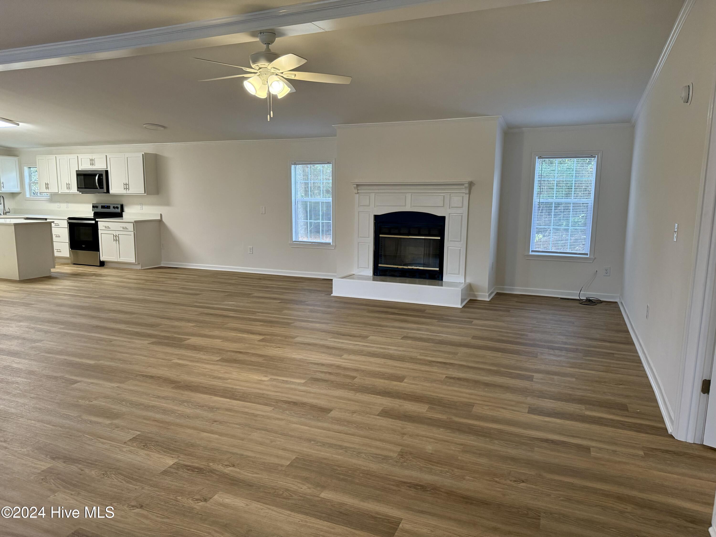 930 Willis Neck Road Vanceboro, NC 28586 - Photo 10 of 28 Living room