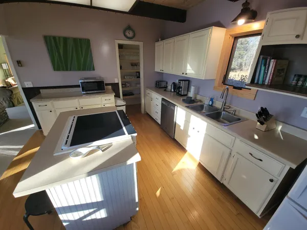 $1,110,500 | 1470 Hwy 61 E Grand Marais Mn 55604, Grand Marais, MN 55604