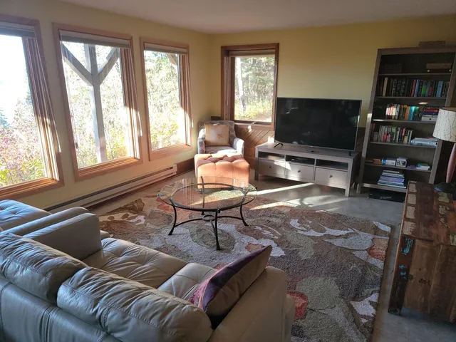 $1,195,000 | 1470 Hwy 61 E Grand Marais Mn 55604, Grand Marais, MN 55604