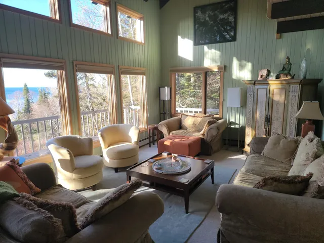$1,195,000 | 1470 Hwy 61 E Grand Marais Mn 55604, Grand Marais, MN 55604