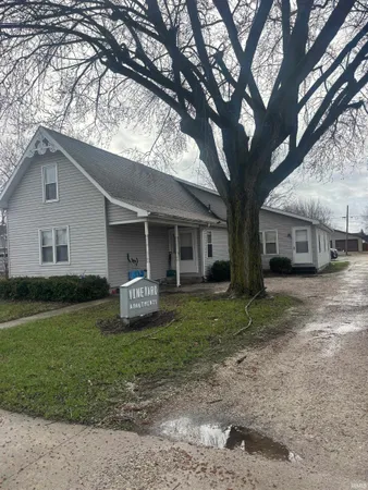 $300,000 | 615 East Votaw Street, Portland, IN 47371