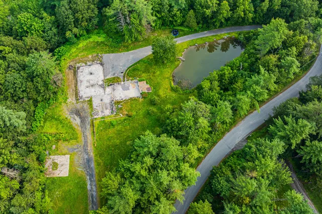 $199,000 | 398 Valley View Road, Hartford, VT 05001