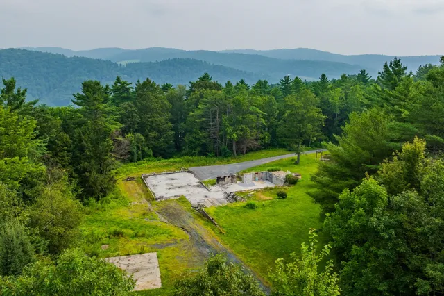 $199,000 | 398 Valley View Road, Hartford, VT 05001