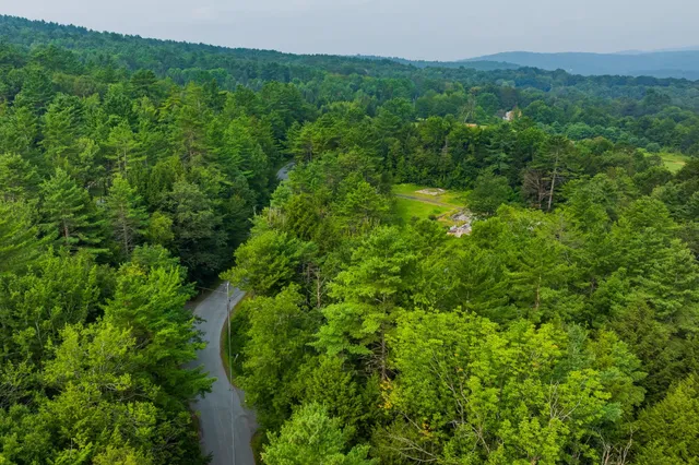 $199,000 | 398 Valley View Road, Hartford, VT 05001