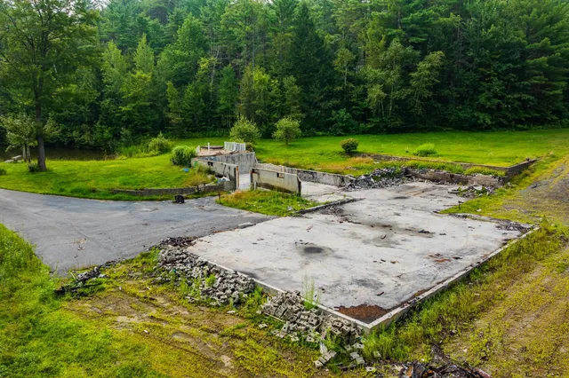 $199,000 | 398 Valley View Road, Hartford, VT 05001