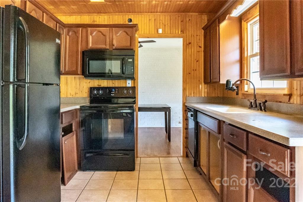 5842 Grace Chapel Road Hickory, NC 28601 - Photo 11 of 35 Gallery Image 11