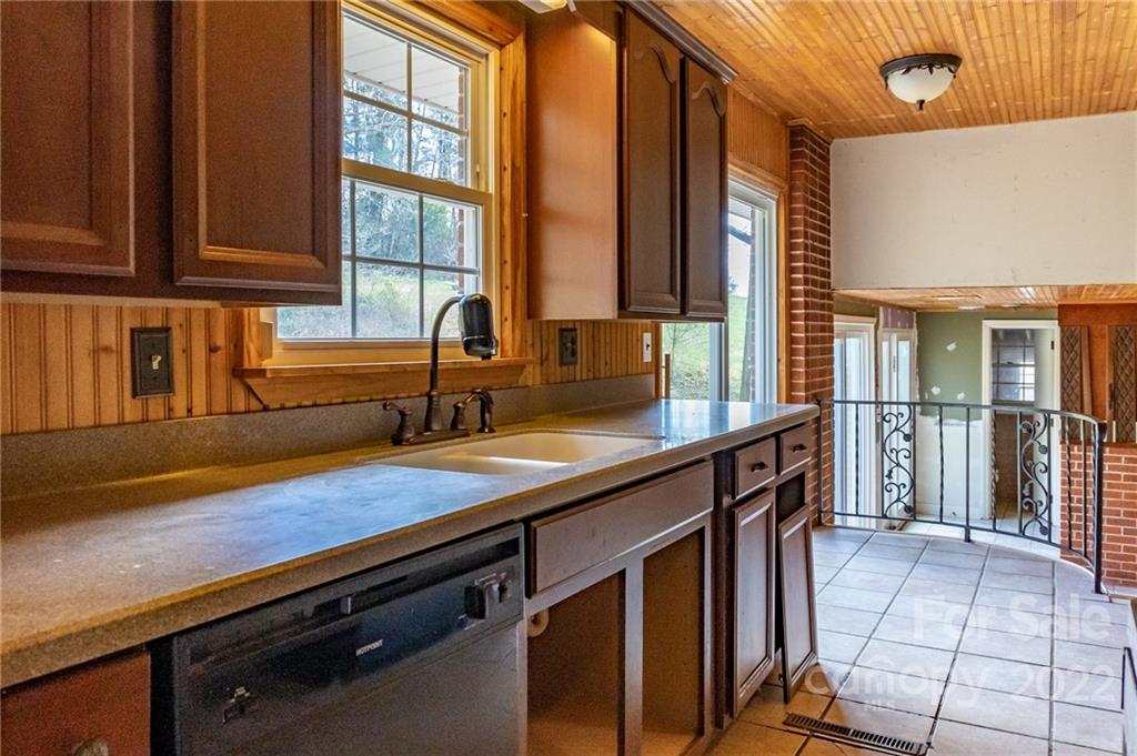 5842 Grace Chapel Road Hickory, NC 28601 - Photo 14 of 35 Gallery Image 14