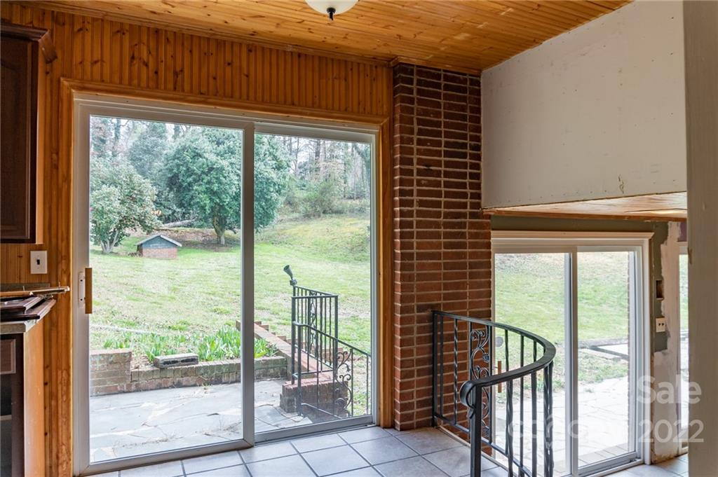 5842 Grace Chapel Road Hickory, NC 28601 - Photo 10 of 35 Gallery Image 10